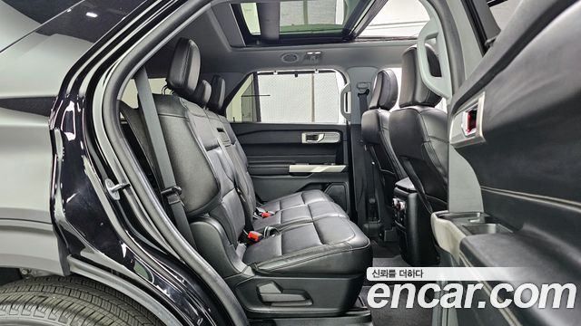 Ford Explorer (VI) 2.3 LimIted 4WD 2023 — фото 11
