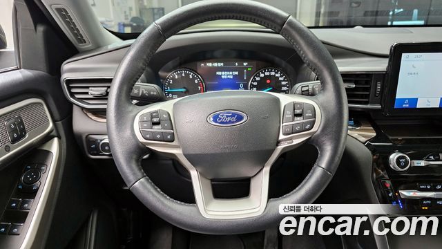 Ford Explorer (VI) 2.3 LimIted 4WD 2023 — фото 13