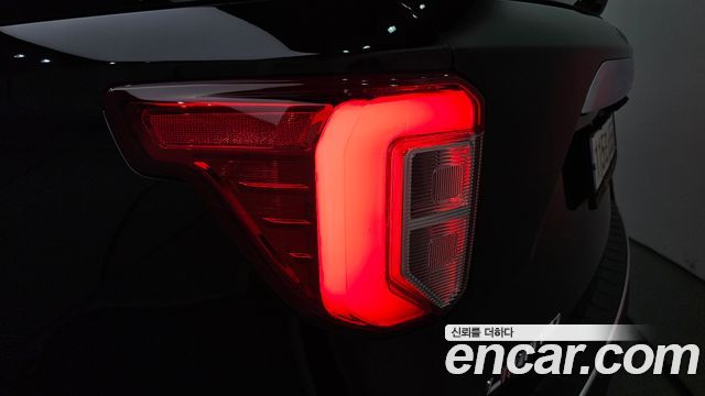 Ford Explorer (VI) 2.3 LimIted 4WD 2023 — фото 23