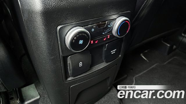 Ford Explorer (VI) 2.3 LimIted 4WD 2023 — фото 27