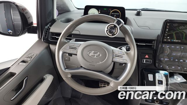 Hyundai Staria 4WD Lounge 7-Seater Inspiration 2022 — фото 17