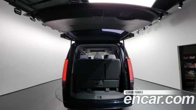 Hyundai Staria 4WD Lounge 7-Seater Inspiration 2022 — фото 22