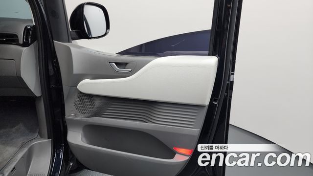 Hyundai Staria 4WD Lounge 7-Seater Inspiration 2022 — фото 30