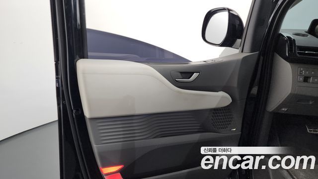 Hyundai Staria 4WD Lounge 7-Seater Inspiration 2022 — фото 31