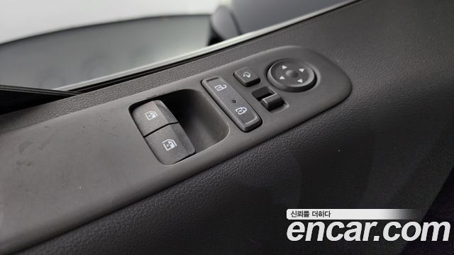 Hyundai Staria 4WD Lounge 7-Seater Inspiration 2022 — фото 36