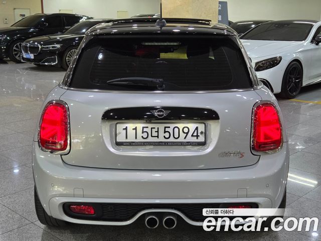 MINI Cooper S 5Door Standard 3rd 2020 — фото 4