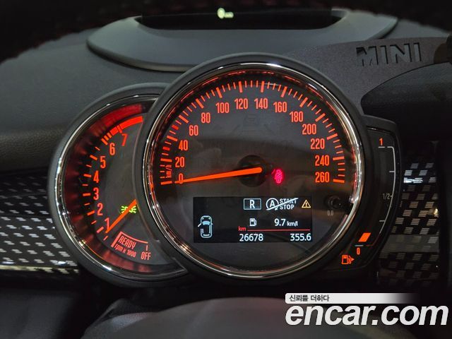 MINI Cooper S 5Door Standard 3rd 2020 — фото 10