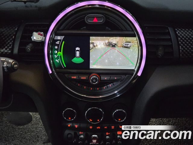 MINI Cooper S 5Door Standard 3rd 2020 — фото 15