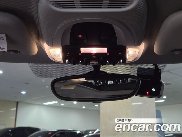 MINI Cooper S 5Door Standard 3rd 2020 — фото 20