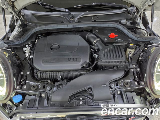 MINI Cooper S 5Door Standard 3rd 2020 — фото 22