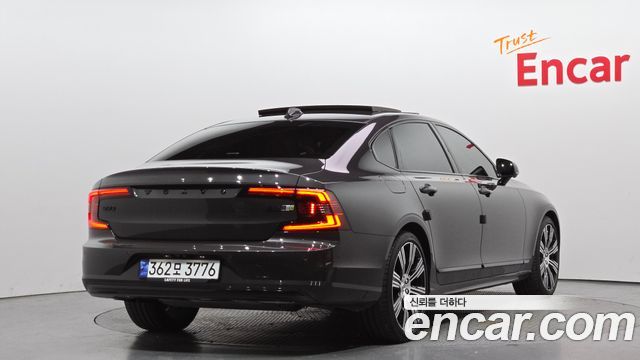 Volvo S90 B6 AWD Ultra Bright 2025 — фото 2