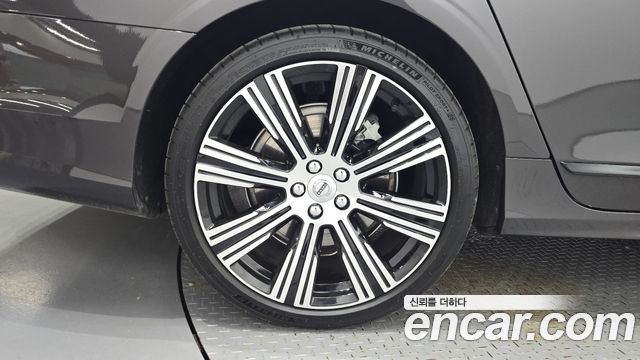 Volvo S90 B6 AWD Ultra Bright 2025 — фото 21