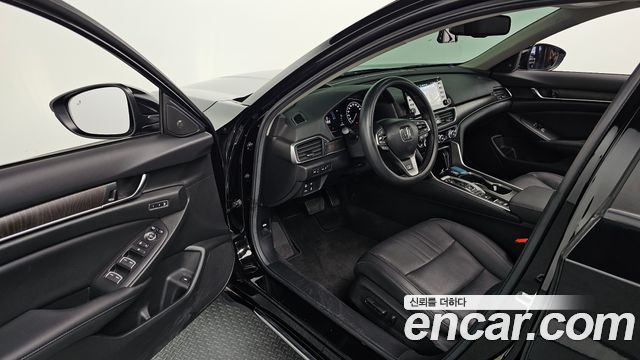 Honda Accord (X) 2.0 Hybrid Touring 2021 — фото 10