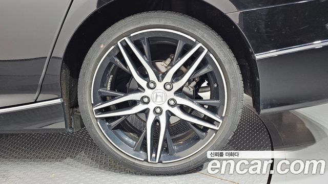 Honda Accord (X) 2.0 Hybrid Touring 2021 — фото 21