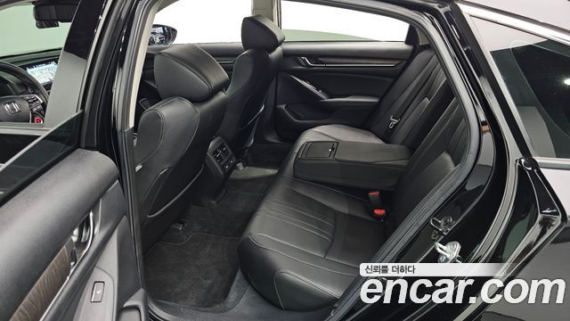 Honda Accord (X) 2.0 Hybrid Touring 2021 — фото 26