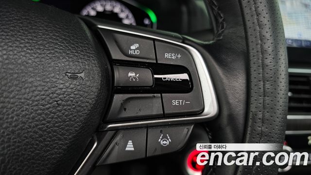 Honda Accord (X) 2.0 Hybrid Touring 2021 — фото 32