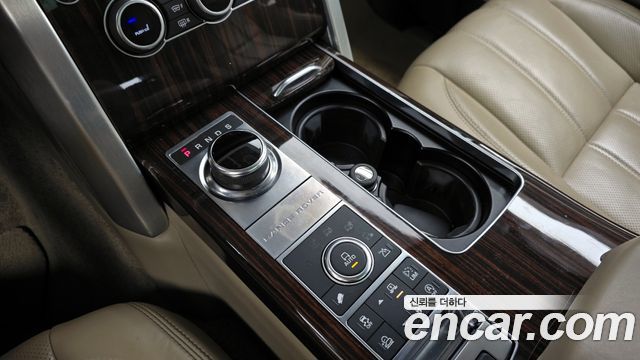 Land Rover Range Rover (IV) 5.0 SC AB 2017 — фото 9