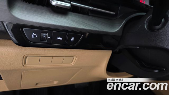 Kia Carnival (IV) Diesel 9-Seater Prestige 2023 — фото 17