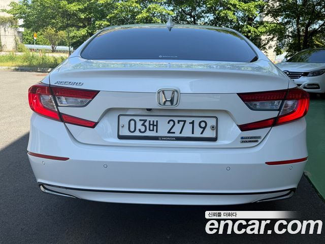 Honda Accord (X) 2.0 Hybrid Touring 2019 — фото 4