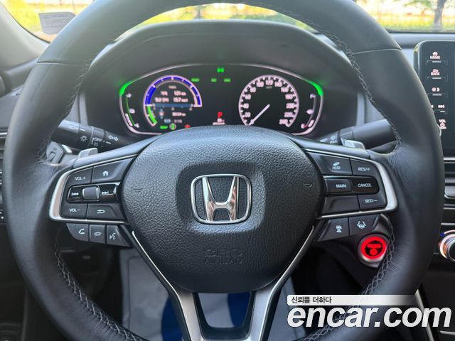 Honda Accord (X) 2.0 Hybrid Touring 2019 — фото 18