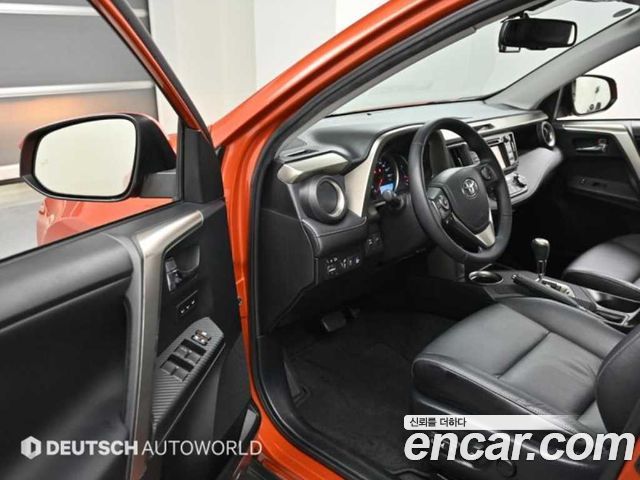 Toyota RAV4 2.5 4WD 4th 2015 — фото 15