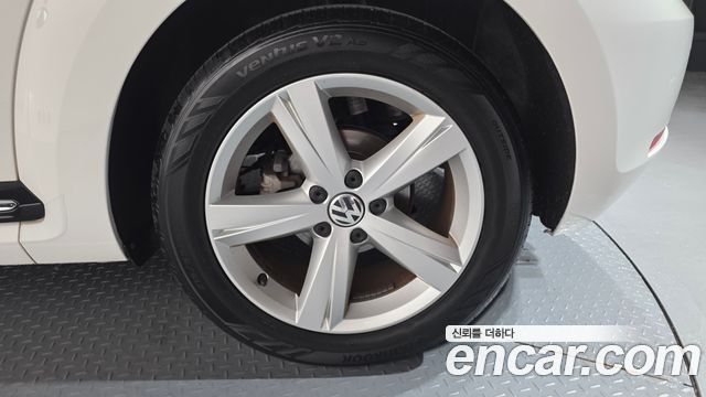 Volkswagen Beetle 2.0 TDI 3rd 2013 — фото 5