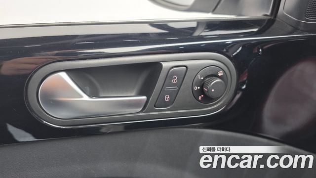 Volkswagen Beetle 2.0 TDI 3rd 2013 — фото 13