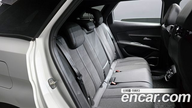 Peugeot 3008 (II) 1.6 BlueHDi GT Line 2018 — фото 11