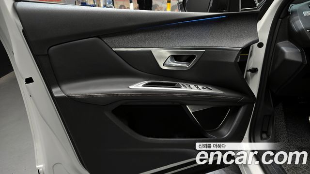 Peugeot 3008 (II) 1.6 BlueHDi GT Line 2018 — фото 24