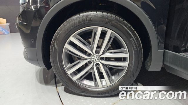 Volkswagen Tiguan Allspace 2.0 TDI Prestige 2020 — фото 5