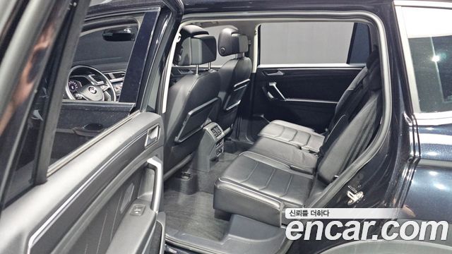 Volkswagen Tiguan Allspace 2.0 TDI Prestige 2020 — фото 13