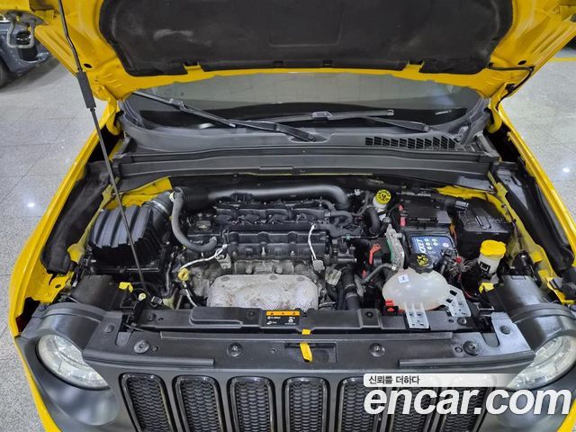 Jeep Renegade 2.4 Limited AWD 2018 — фото 6