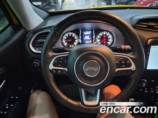 Jeep Renegade 2.4 Limited AWD 2018 — фото 8