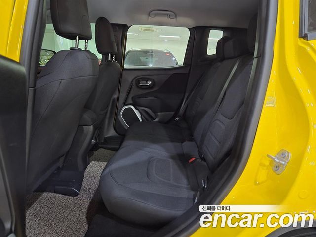 Jeep Renegade 2.4 Limited AWD 2018 — фото 17