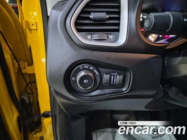 Jeep Renegade 2.4 Limited AWD 2018 — фото 20