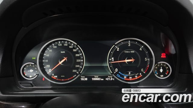 BMW 5 Series (F10) 520d 2013 — фото 8
