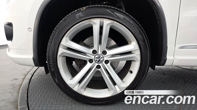 Volkswagen Tiguan 2.0 TDI R-Line 5N 2013 — фото 5