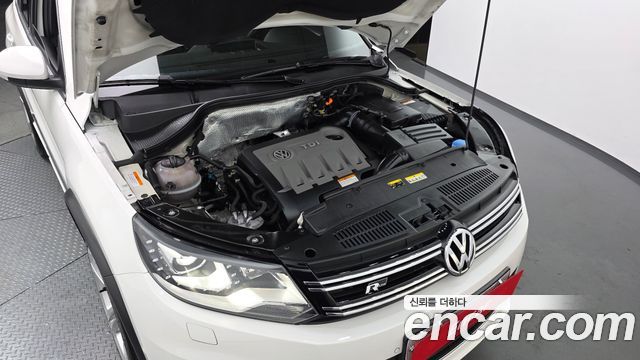 Volkswagen Tiguan 2.0 TDI R-Line 5N 2013 — фото 6