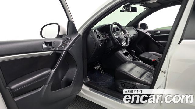 Volkswagen Tiguan 2.0 TDI R-Line 5N 2013 — фото 10
