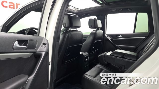 Volkswagen Tiguan 2.0 TDI R-Line 5N 2013 — фото 11
