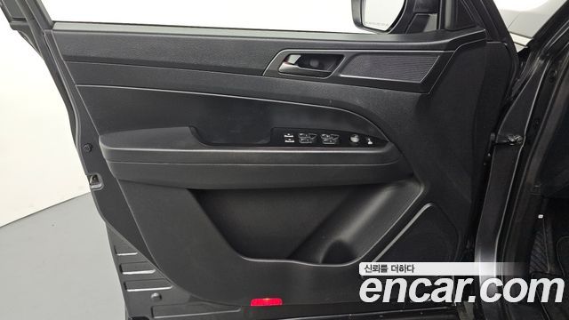 KG Mobility (SsangYong) Rexton Sports Diesel 2.2 2WD Prestige 2022 — фото 24