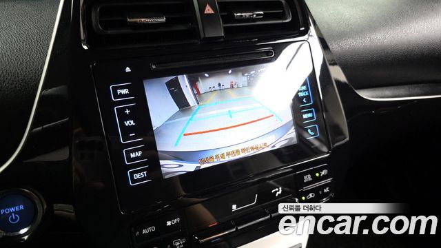 Toyota Prius (IV) 1.8 E 2017 — фото 15