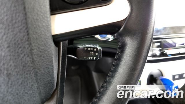 Toyota Prius (IV) 1.8 E 2017 — фото 16