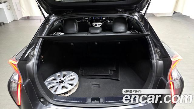Toyota Prius (IV) 1.8 E 2017 — фото 20