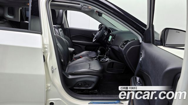 Jeep Compass (II) 2.4 Limitied AWD 2019 — фото 11