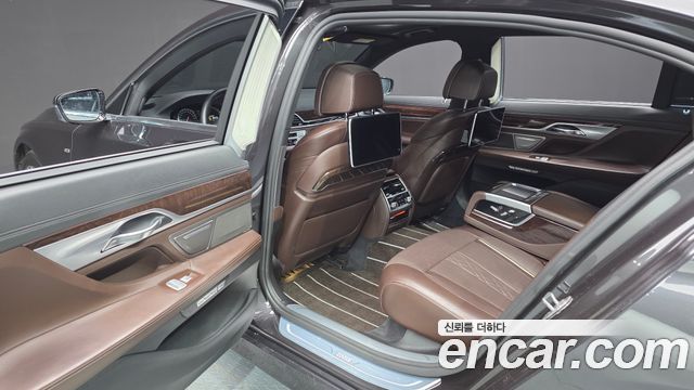 BMW 7 Series (G11) 730Ld xDrive 2016 — фото 13