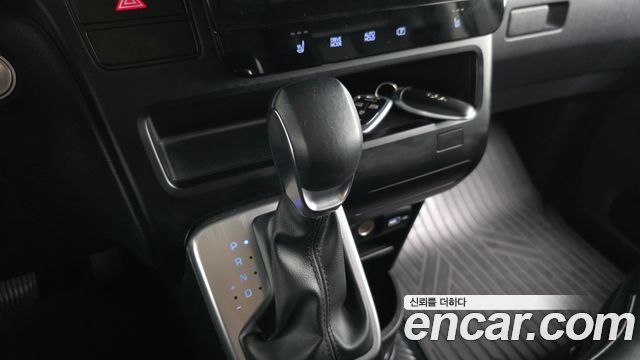 Hyundai Staria Cargo 3-Seater Modern 2022 — фото 9
