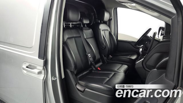 Hyundai Staria Cargo 3-Seater Modern 2022 — фото 12