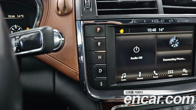 Lincoln Continental (X) 3.0 Presidential AWD 2017 — фото 9