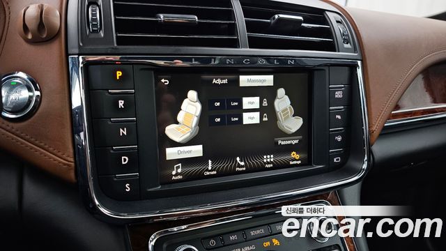 Lincoln Continental (X) 3.0 Presidential AWD 2017 — фото 21